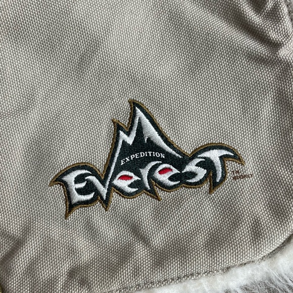 Disney World Expedition Everest Messenger Bag khaki canvas with fur trim - Picture 2 of 9